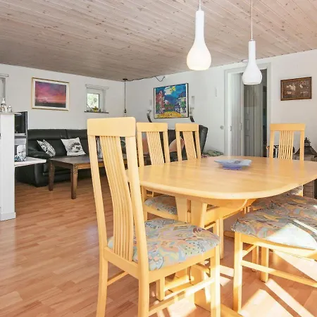 펜션 Comfortable Holiday In Skjern With Terrace Halby